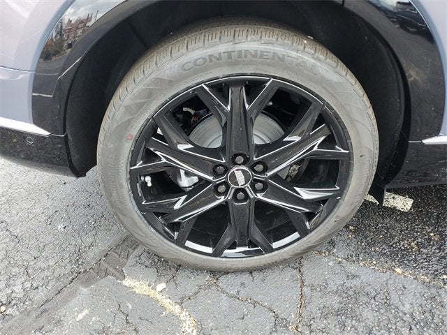 2025 Cadillac OPTIQ Luxury 1