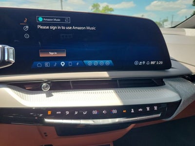 2025 Cadillac OPTIQ Luxury 2