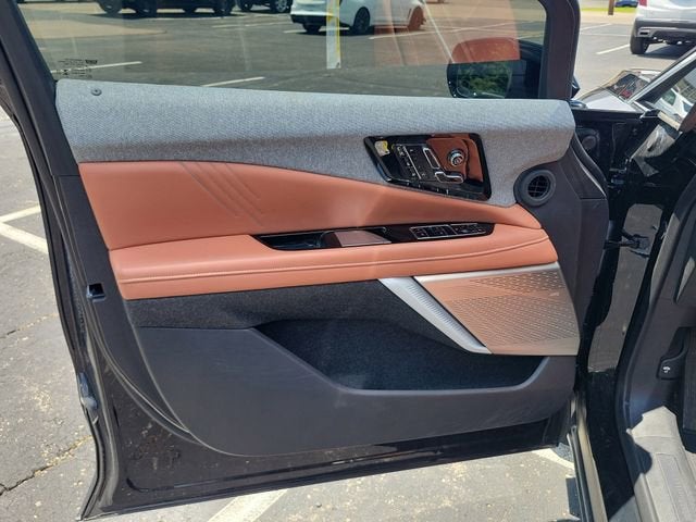 2025 Cadillac OPTIQ Luxury 2