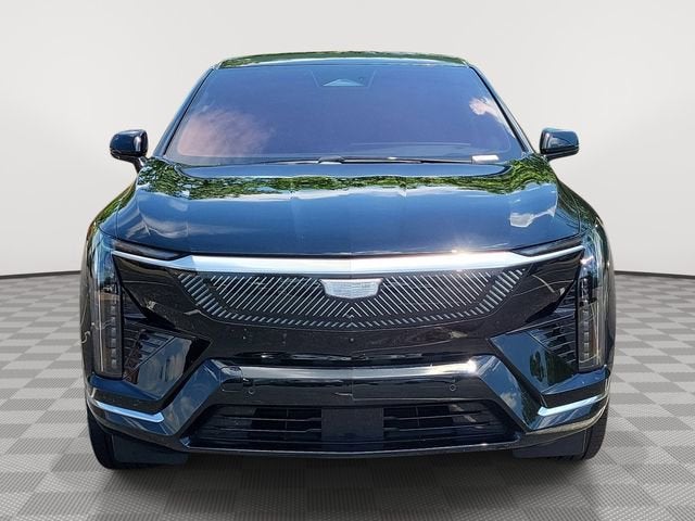 2025 Cadillac OPTIQ Luxury 2