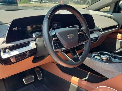 2025 Cadillac OPTIQ Luxury 2