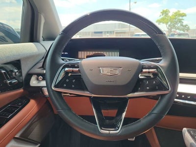 2025 Cadillac OPTIQ Luxury 2