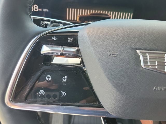 2025 Cadillac OPTIQ Luxury 2