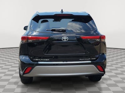 2022 Toyota Highlander Platinum