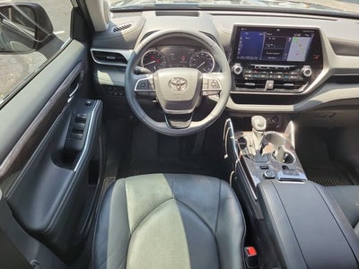 2022 Toyota Highlander Platinum