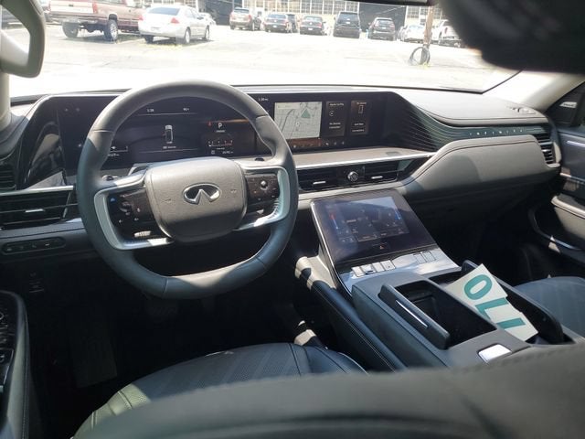 2025 INFINITI QX80 LUXE