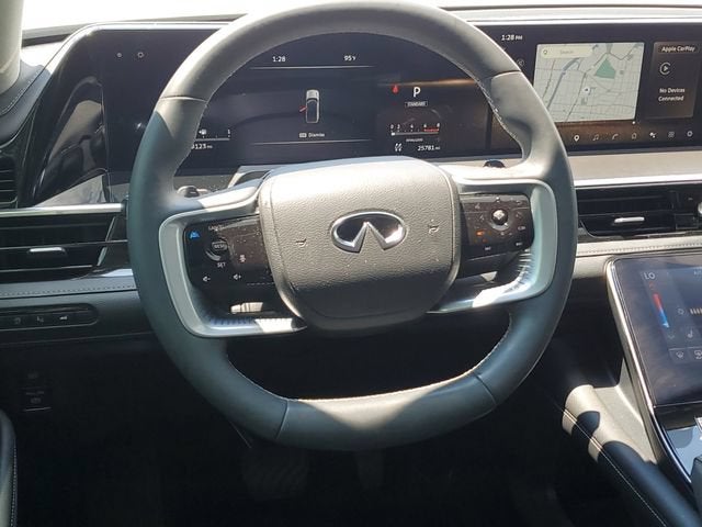 2025 INFINITI QX80 LUXE