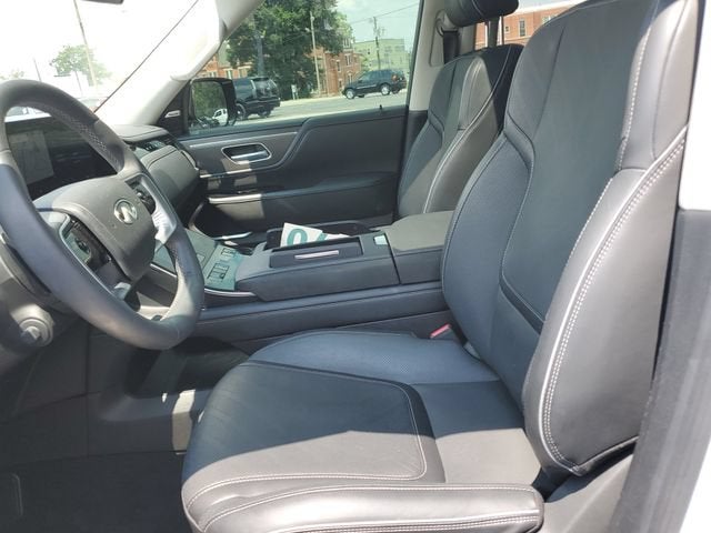 2025 INFINITI QX80 LUXE