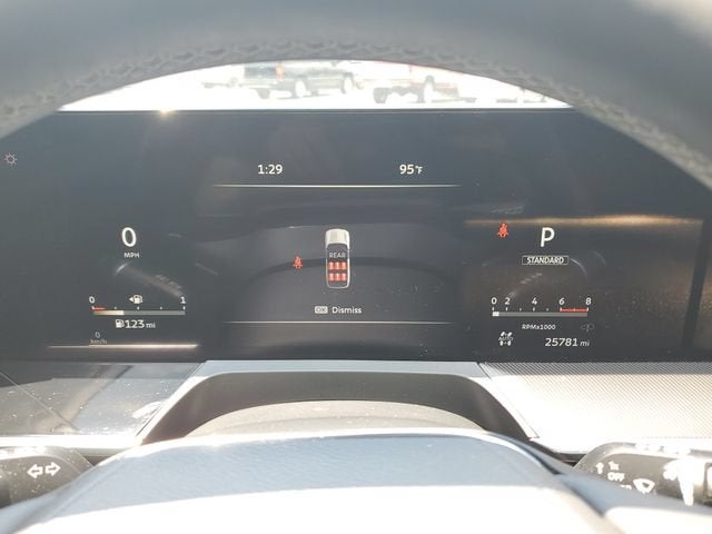 2025 INFINITI QX80 LUXE