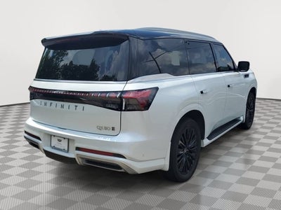 2025 INFINITI QX80 LUXE