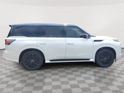 2025 INFINITI QX80 LUXE