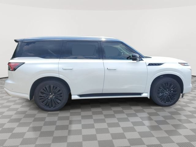 2025 INFINITI QX80 LUXE