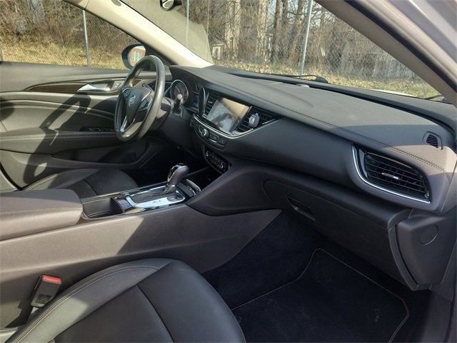 2018 Buick Regal Sportback Essence