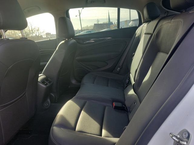 2018 Buick Regal Sportback Essence