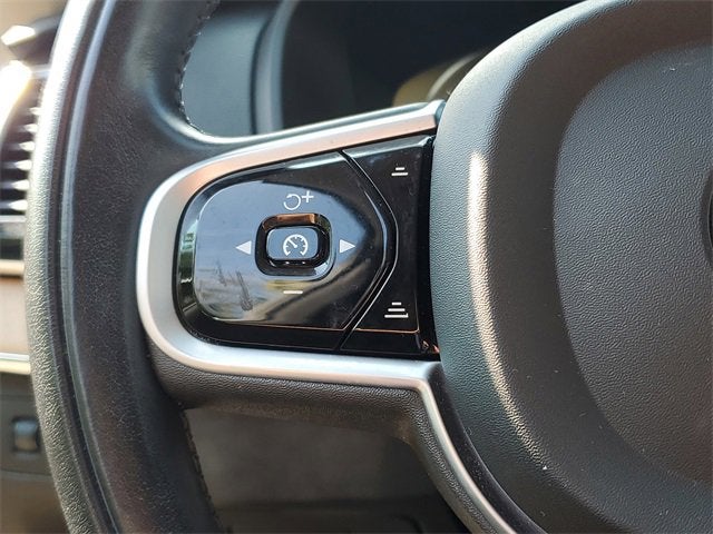 2021 Volvo XC90 Momentum