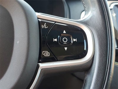 2021 Volvo XC90 Momentum