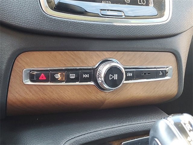 2021 Volvo XC90 Momentum