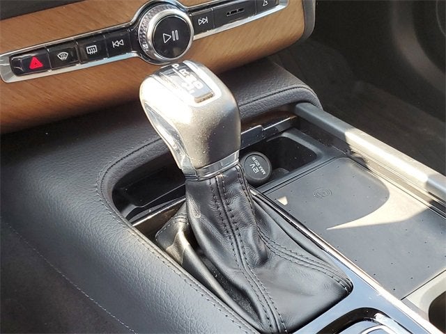 2021 Volvo XC90 Momentum