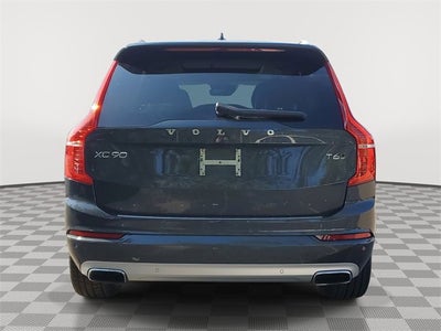 2021 Volvo XC90 Momentum